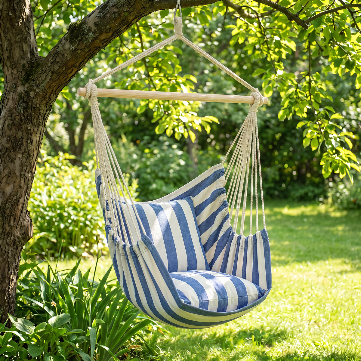 Hamaca sillón colgante con almohadones azul y blanco